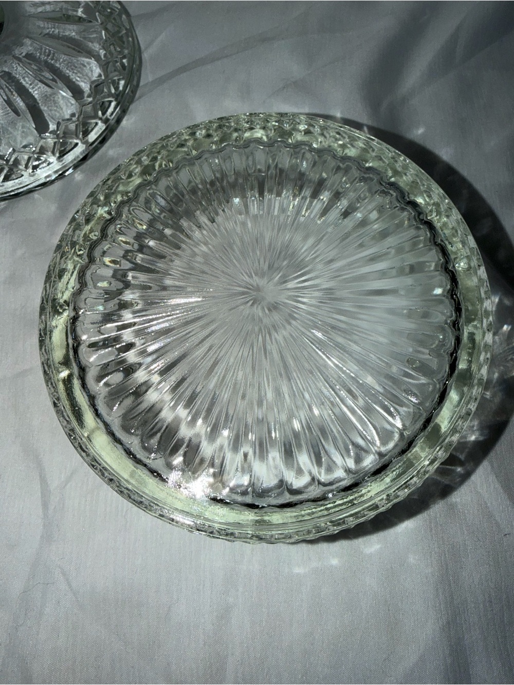 Vintage Clear Pressed Glass Lidded Candy Dish - Diamond & Starburst Pattern - Picture 5 of 8